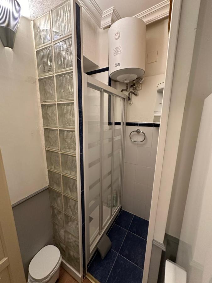 Petit House City Center Madrid Bagian luar foto