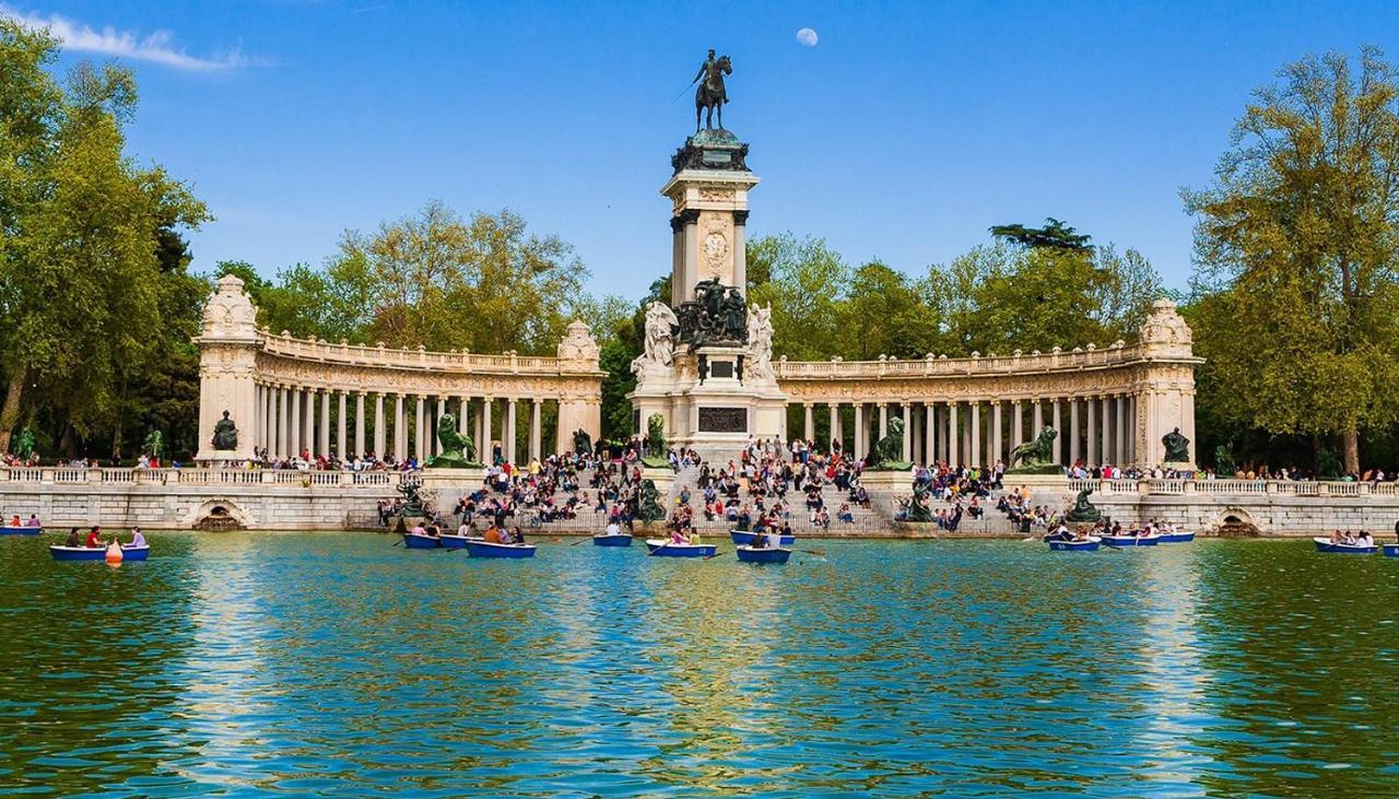 Petit House City Center Madrid Bagian luar foto